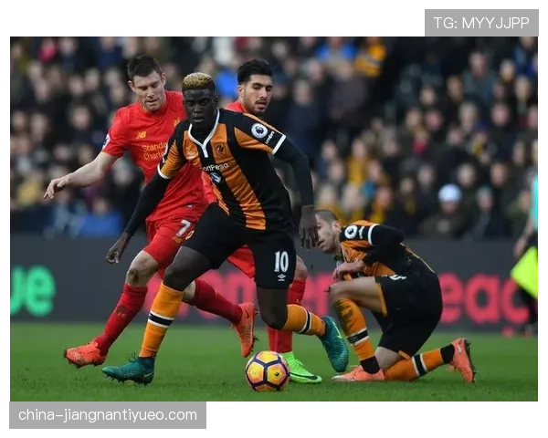 加纳乔在高位压迫体系中的边锋角色与战术适配性解析