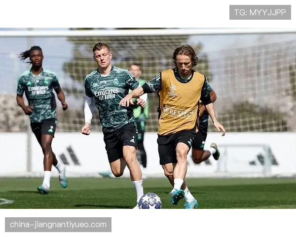 卡马文加vs托尼·克罗斯 出球能力差距究竟在哪